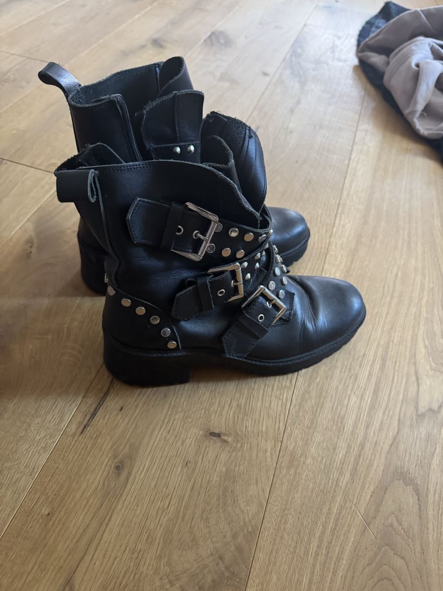 Zara Scarpe da donna: Zara Boots – Usato da Winterthur venduto da chi_t5tm