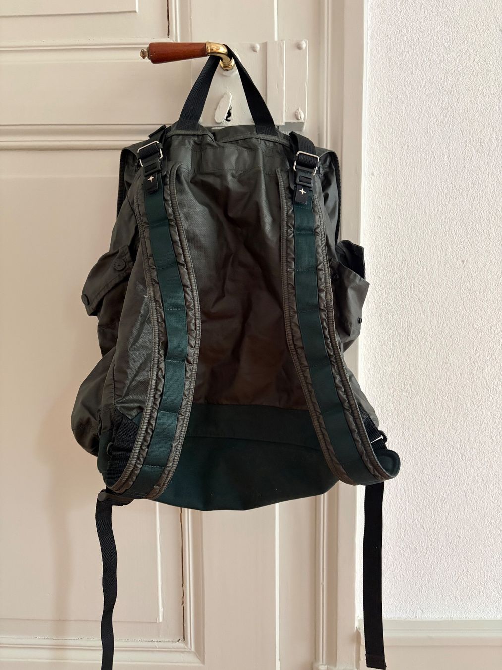Zaini: Stone Island - Compass-patch drawstring backpack - military – Nuovo (secondo la descrizione) da Bern venduto da ron_l6jq 2