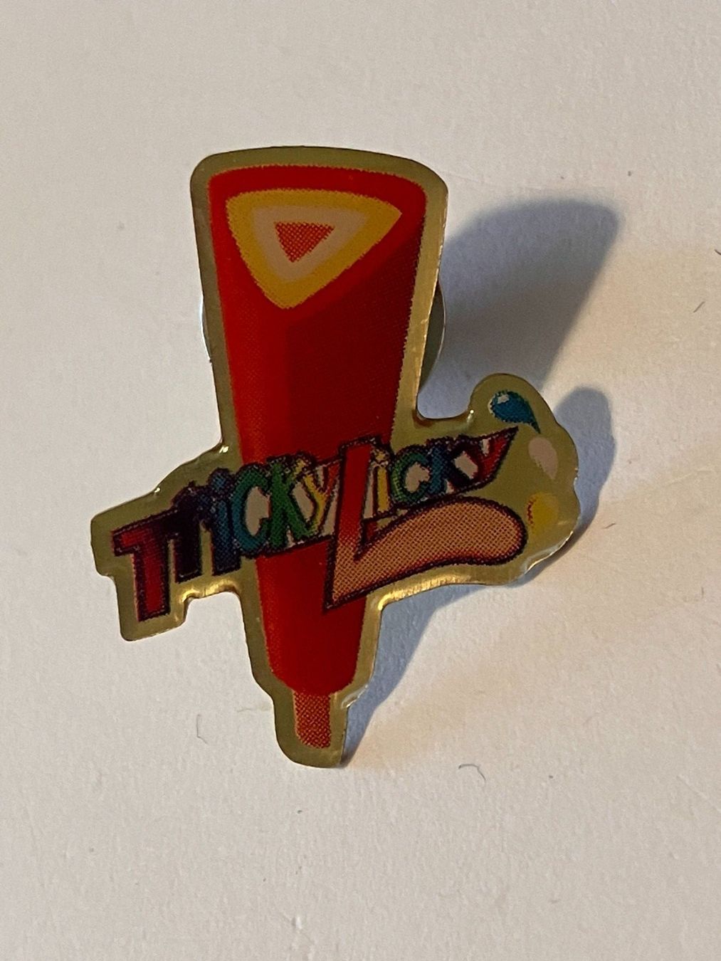 Plaquettes & Badges: 1 Pin Tricky Licky – D'occasion à Basel par djwwpp