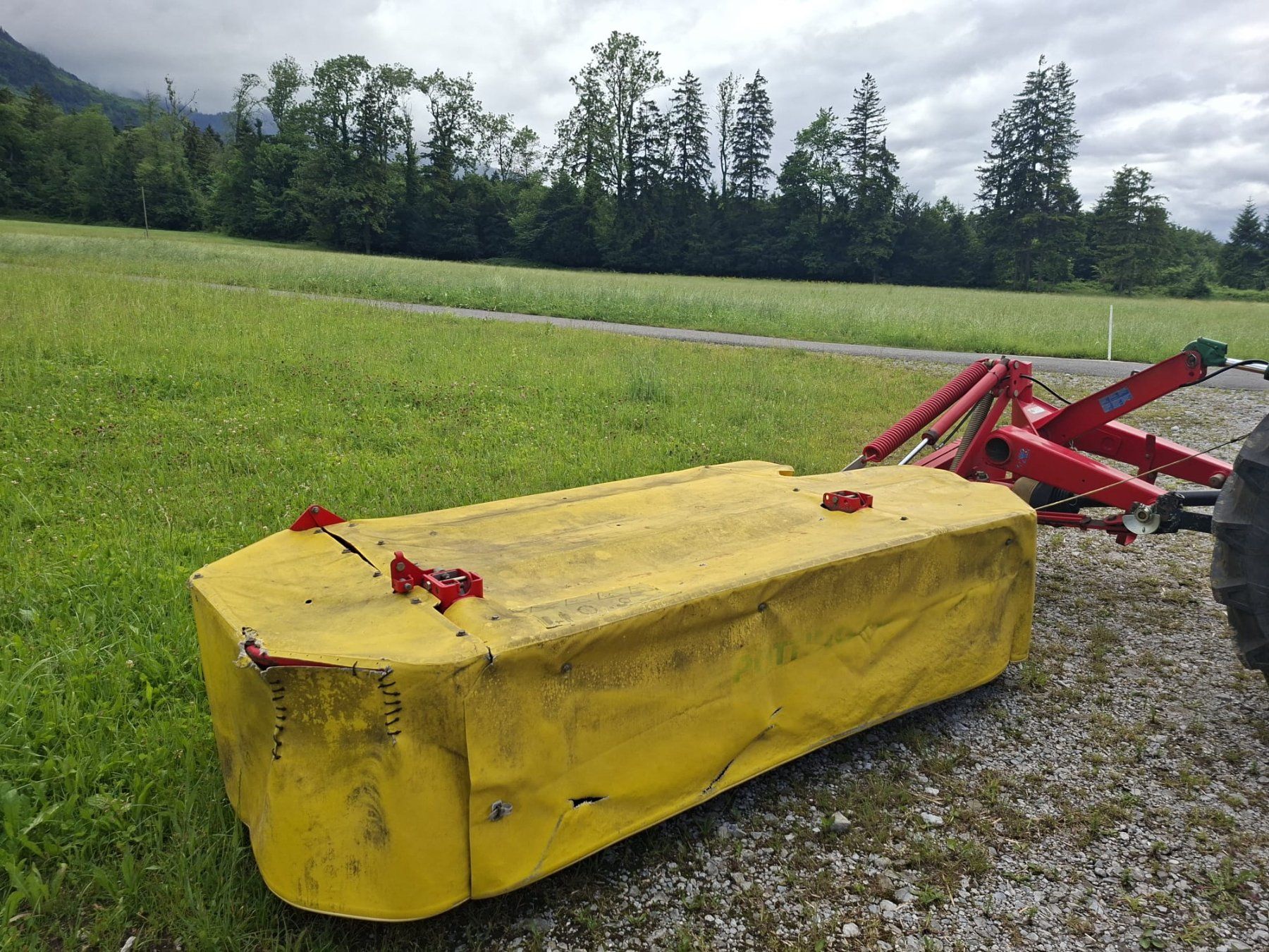 Tutte le macchine: Pöttinger Seitenmähwerk – Usato da Ennetmoos venduto da jon_khb7