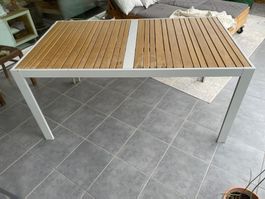 Gartentisch Holz/Metall für Sommerabende - Top Zustand!