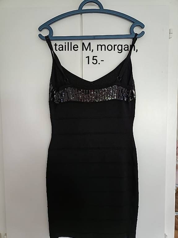 Vestiti: Diverses robes, info sur photo – Usato da Cugy FR venduto da angelica214 2