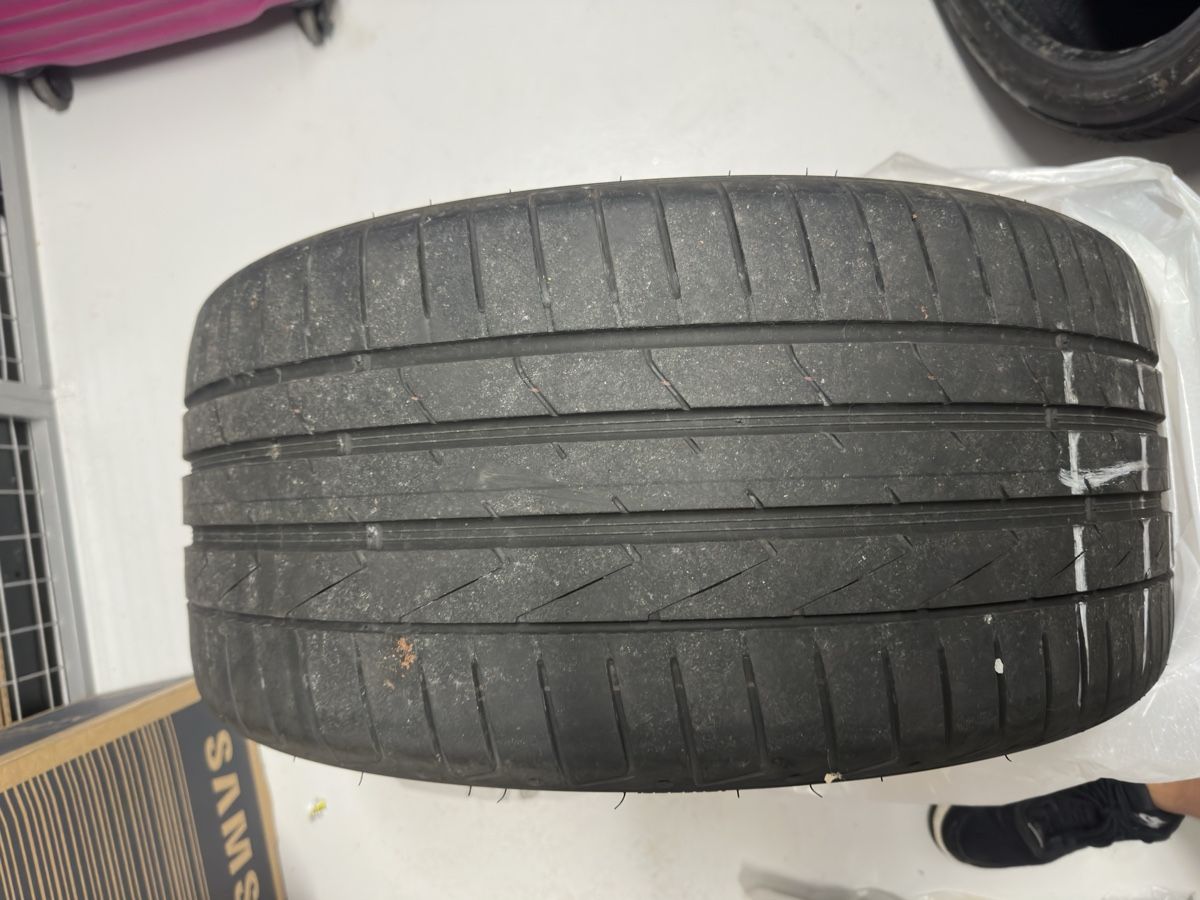 Pneus & Kompletträder: 245/35 19 winter hankook 2stk. – Gebraucht aus Kirchberg SG von SchweizerStein 1