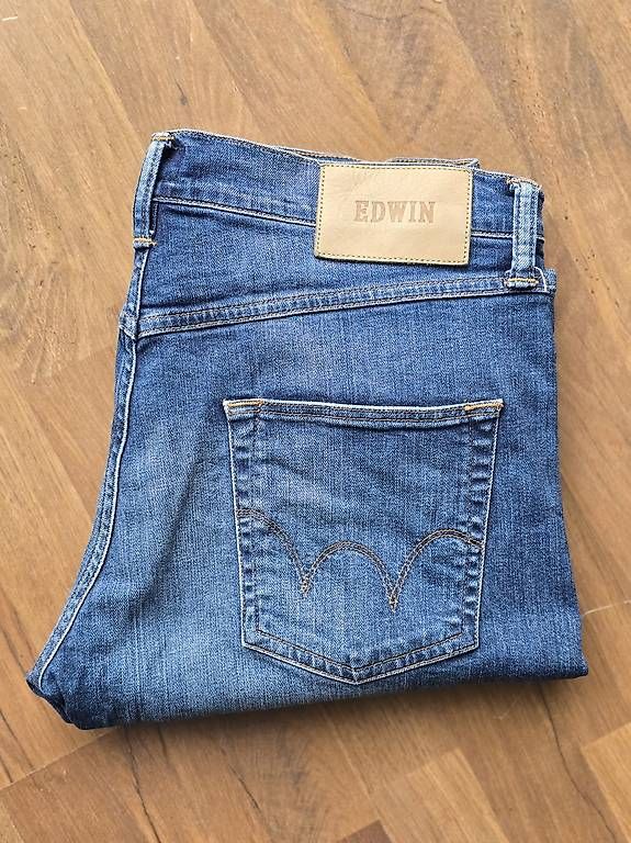 Jeans: EDWIN JEANS HERREN DEECEE 32X32 – D'occasion à Stallikon par rob_62w9