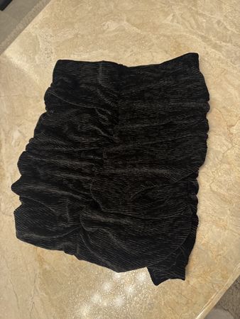 Schwarzer Minirock von H&M, Gr. S, Samt-Optik, neu!