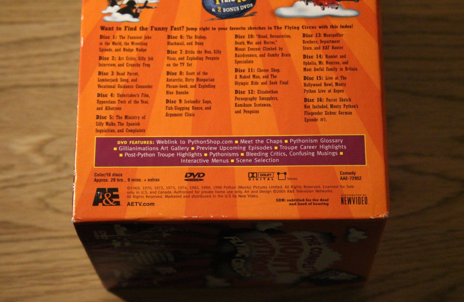 Tutti i DVDs: Monty Python's Flying Circus - Complete (USA) – Usato da Münchenbuchsee venduto da Chaoo 3
