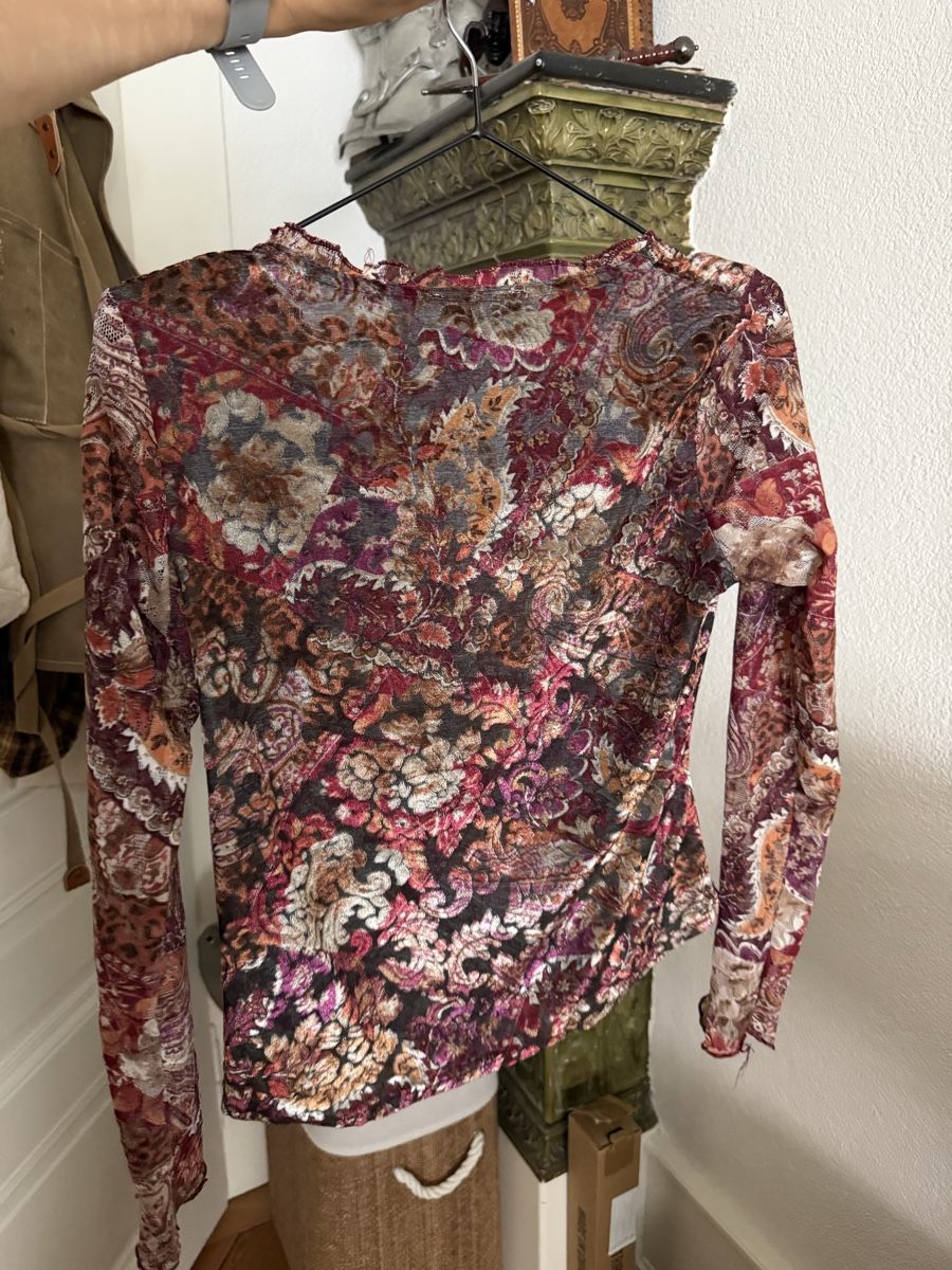 Top: Vintage lace mesh top  – Usato da Fribourg venduto da nel_6tdw 2