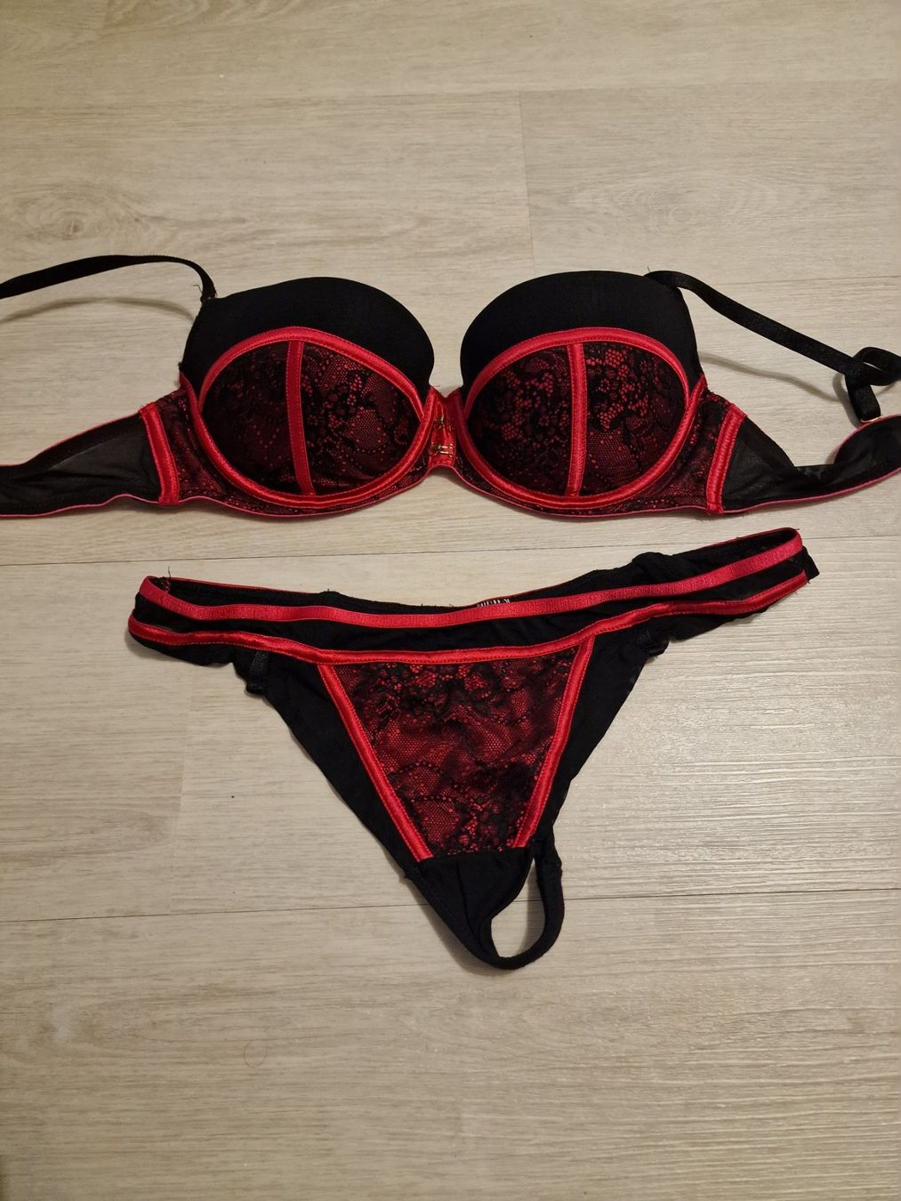 Altra biancheria intima: Dessous Set Push-Up und String – Nuovo e nell'imballaggio originale da Schübelbach venduto da chinchilla84