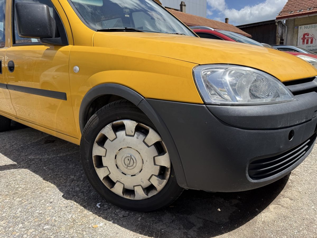Opel Veicoli commerciali: Opel Combo 2010 1.7CDTi  – Usato da La Chaux-de-Fonds venduto da den_z7zs 2