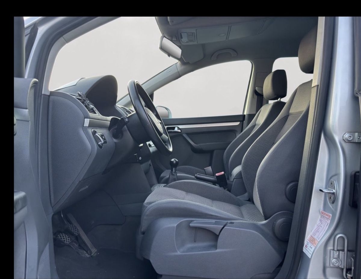 VW Autos: VW Touran 1.6 – Gebraucht aus Unterkulm von you_s7wp 4