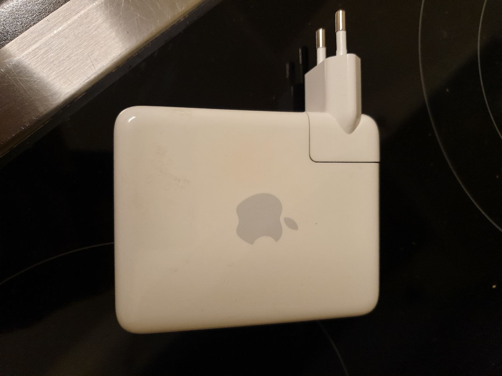 Apple Modem & Router: Apple AirPort Express Basisstation A1264 (21) – Usato da Ittigen venduto da Ziok187
