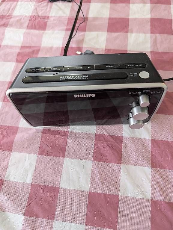 Sveglie: Radio réveil Philips neuf  – Usato da Chavornay venduto da bealil 1