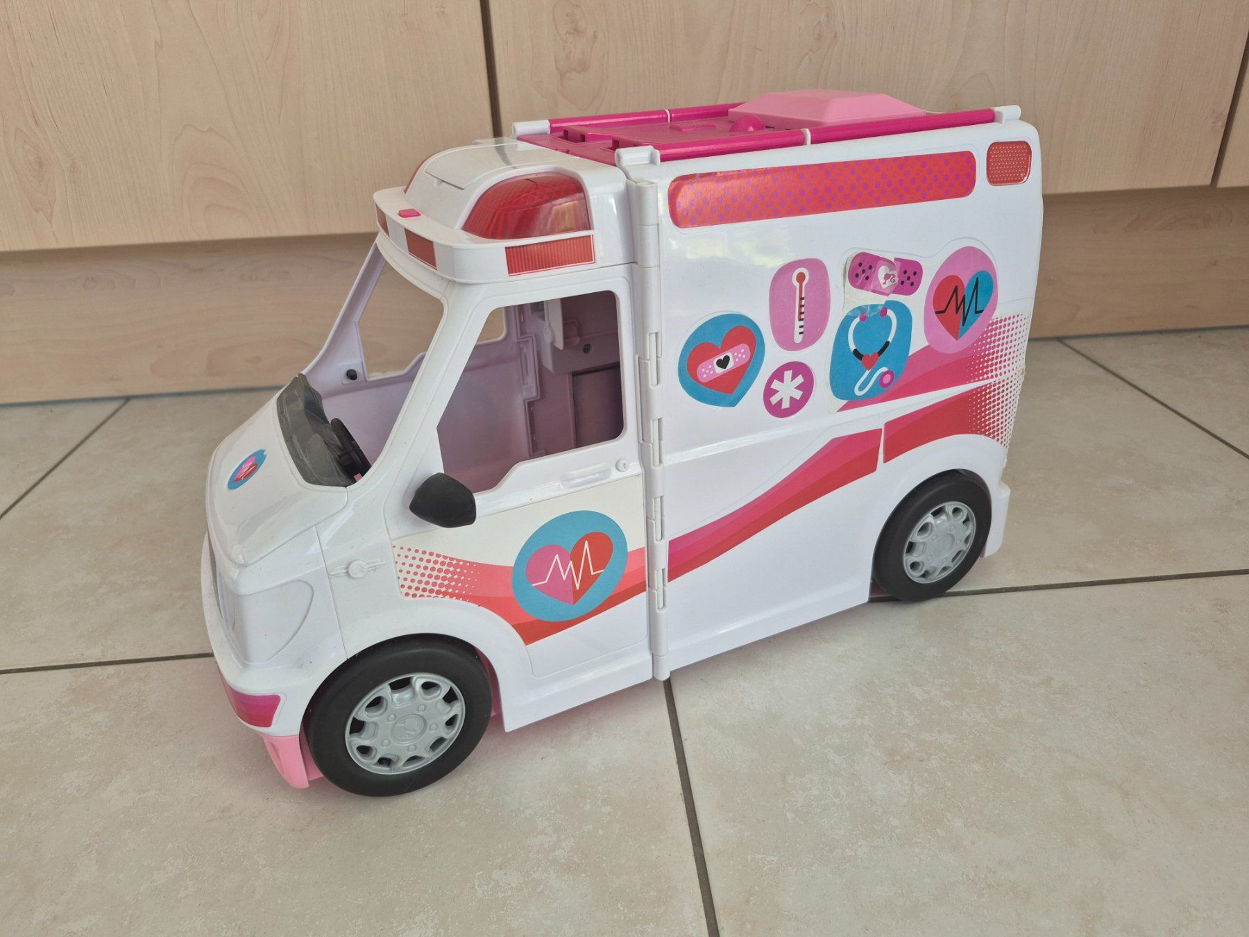 Giocattoli: Barbie Krankenwagen – Usato da Lengnau AG venduto da Mefari