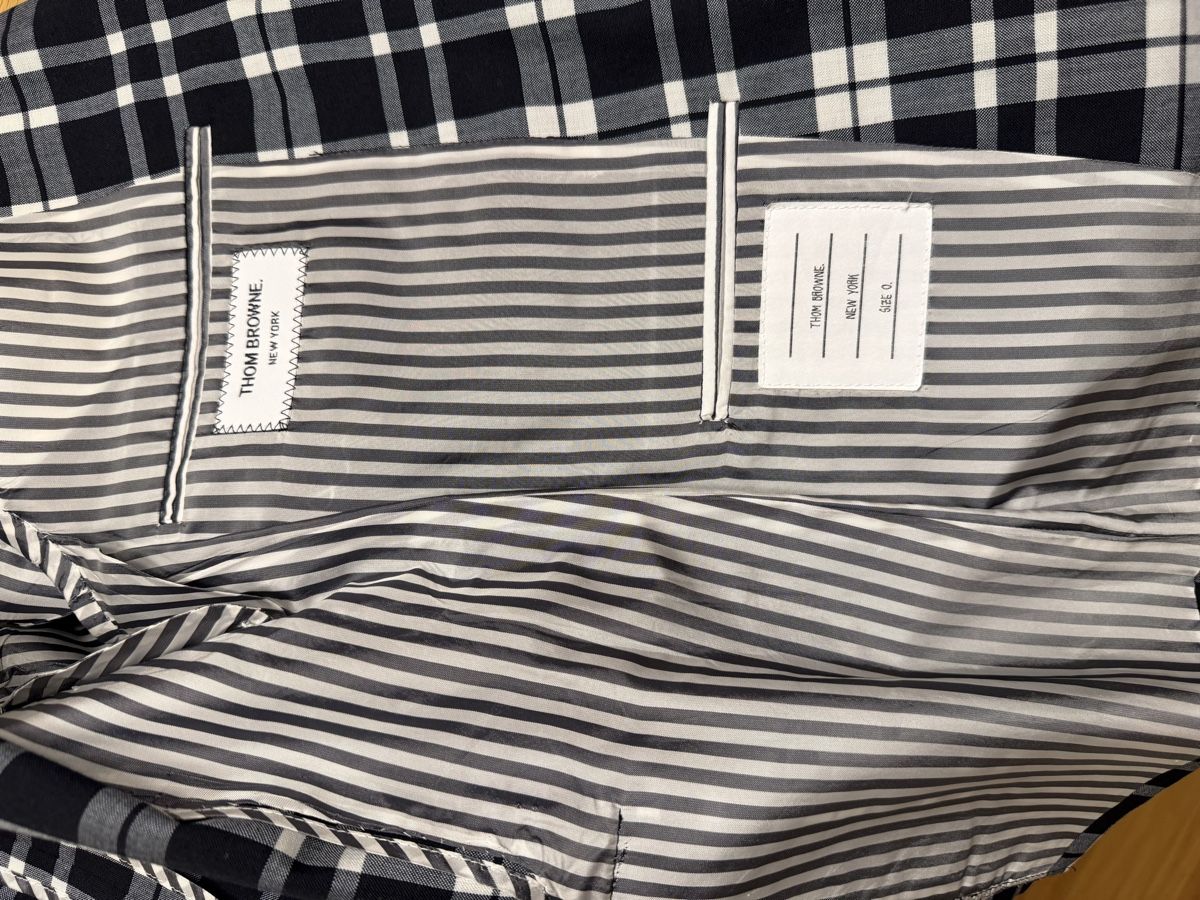 Giacche: Thom Browne Blazer - Size 0 – Nuovo (secondo la descrizione) da Zürich venduto da mar_2f5c 2