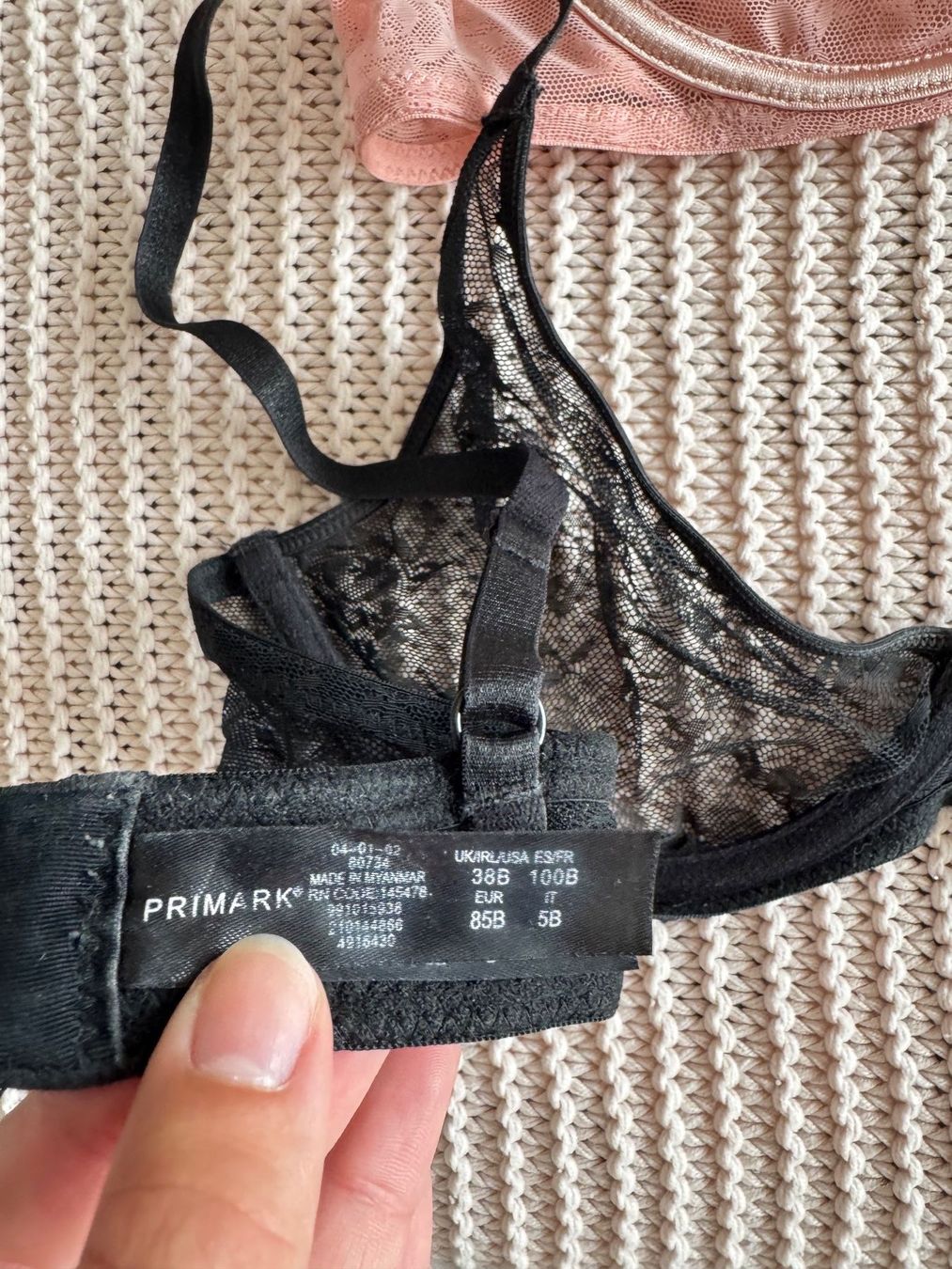 Primark Autres dessous: 3 soutien-gorges dentelle – D'occasion à Montreux par Izapechee 1