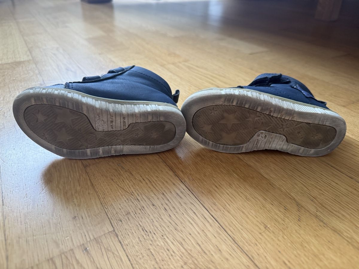 Schuhe für Jungen: Herbst/Winter Schuhe/Stiefel Gr.23 – Gebraucht aus Zürich von audrey_dri 2
