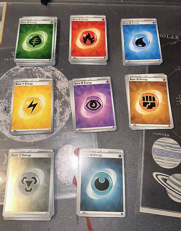 Carte collezionabili: 250 Pokémon Basic Energy Karten – Usato da Flüeli-Ranft venduto da eli_21 2
