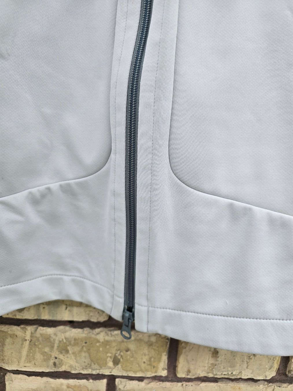 Jack Wolfskin Giacche: Kleidung: Jack Wolfskin Softshell Jacke, hellgrau, Grösse M – Usato da Romanshorn venduto da Rachacha 1