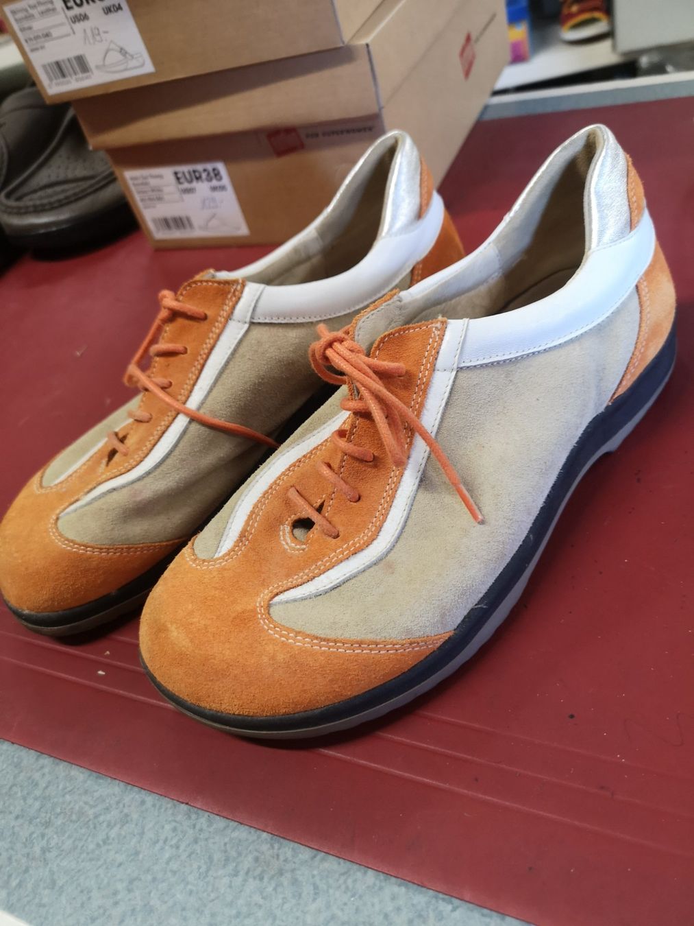 Helvesko Damenschuhe: Helvesko – Neu und originalverpackt aus Möhlin von Highwaytom