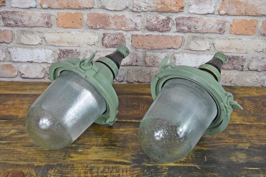 Lampade: Lampes industrielles – Usato da Lausanne venduto da inf_9622 2