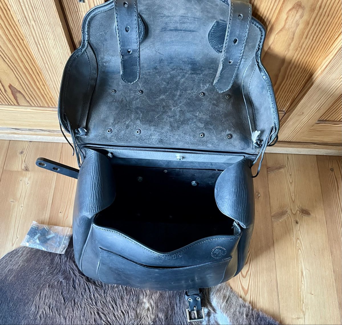 Borse: Satteltasche Lejonkulan mit Harley Halterung – Usato da Samedan venduto da Freeraida 7