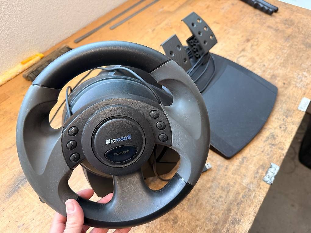 Controller: Microsoft Sidewinder Lenkrad Wheelbase und Pedale – Usato da Horgen venduto da racingfuel.biz