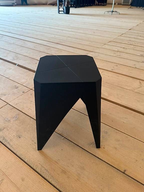 Sgabelli: Kleiner Sitzhocker – Usato da Bolligen venduto da urs_7b6n