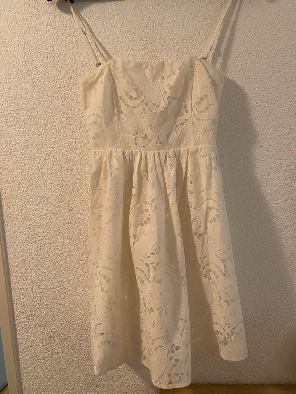 Vero Moda Vestiti & Gonne: Spitzenkleid von Vero Moda – Usato da Urdorf venduto da Balan0