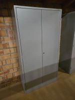 Sehr robuster Metallschrank