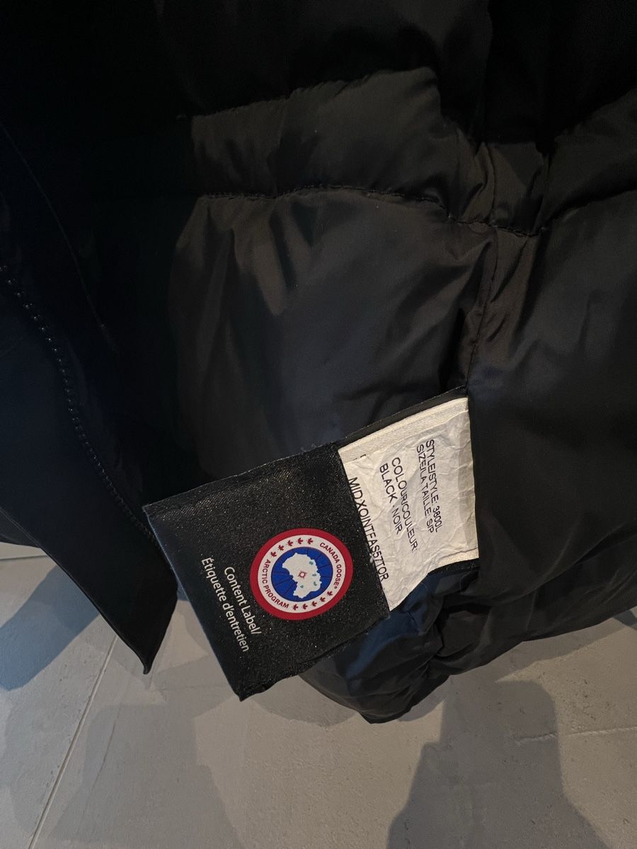 Canada Goose Giacche: Canada Goose Winterjacke, Schwarz, Gr. S – Usato da Täuffelen venduto da lis_cz7q 7