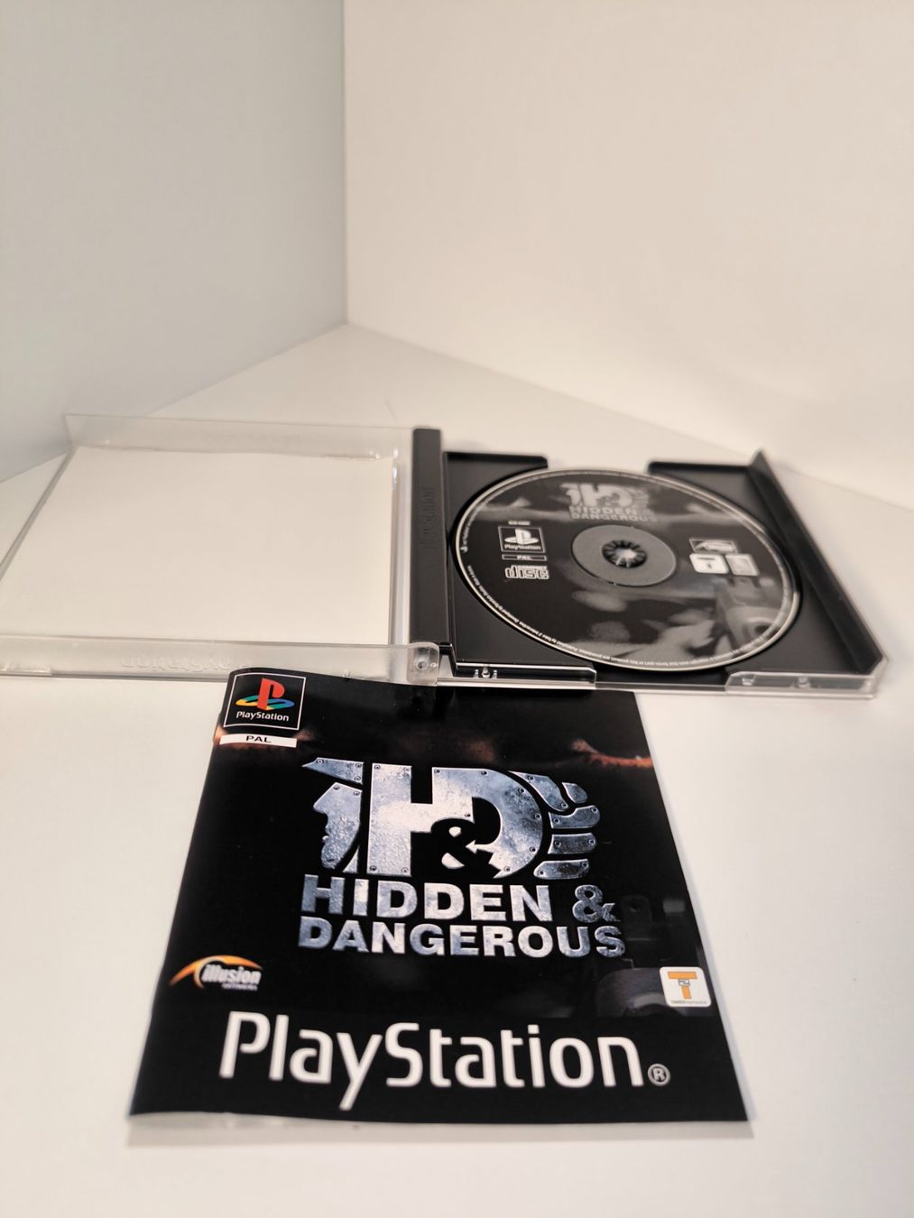 Sony Giochi: Hidden & Dangerous - Playstation 1 – Usato da Dulliken venduto da Sefty 2