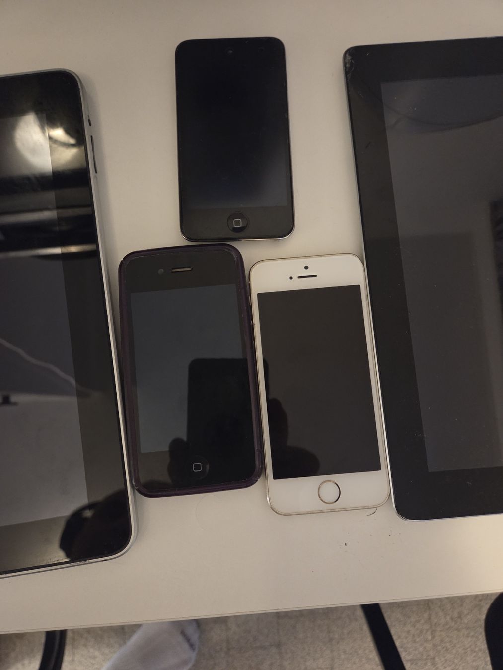 Apple Telefoni cellulari / Smartphones: Konvolut Apple iPhones und iPads – Usato da Flawil venduto da Hamdia12