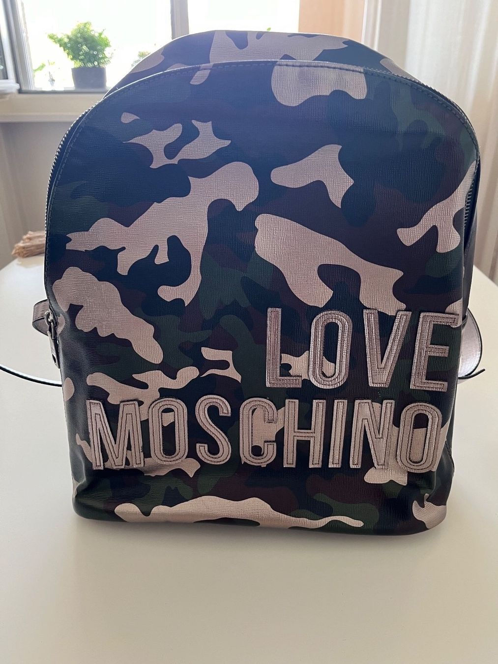 Moschino Zaini: Sac à dos – Usato da Romanel-s-Lausanne venduto da Galveston