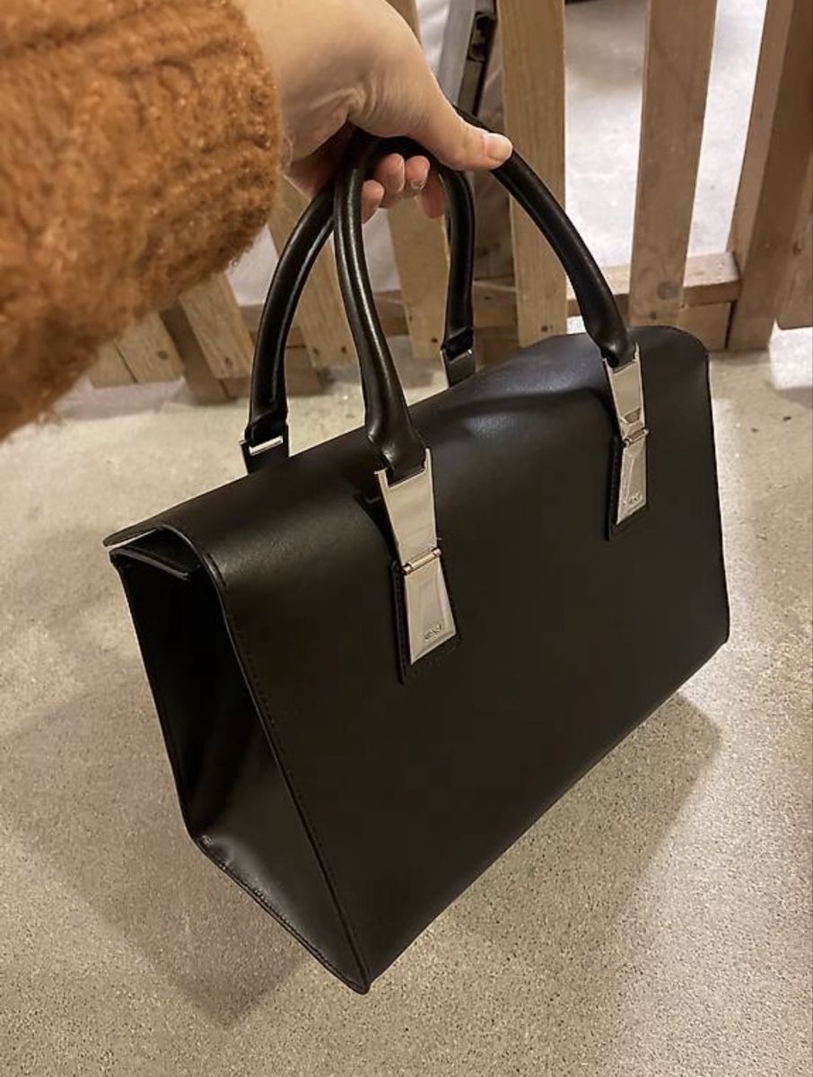 Diesel Taschen für Damen: Elegante, schwarze Diesel Handtasche – Gebraucht aus Horgen von Ed0 1