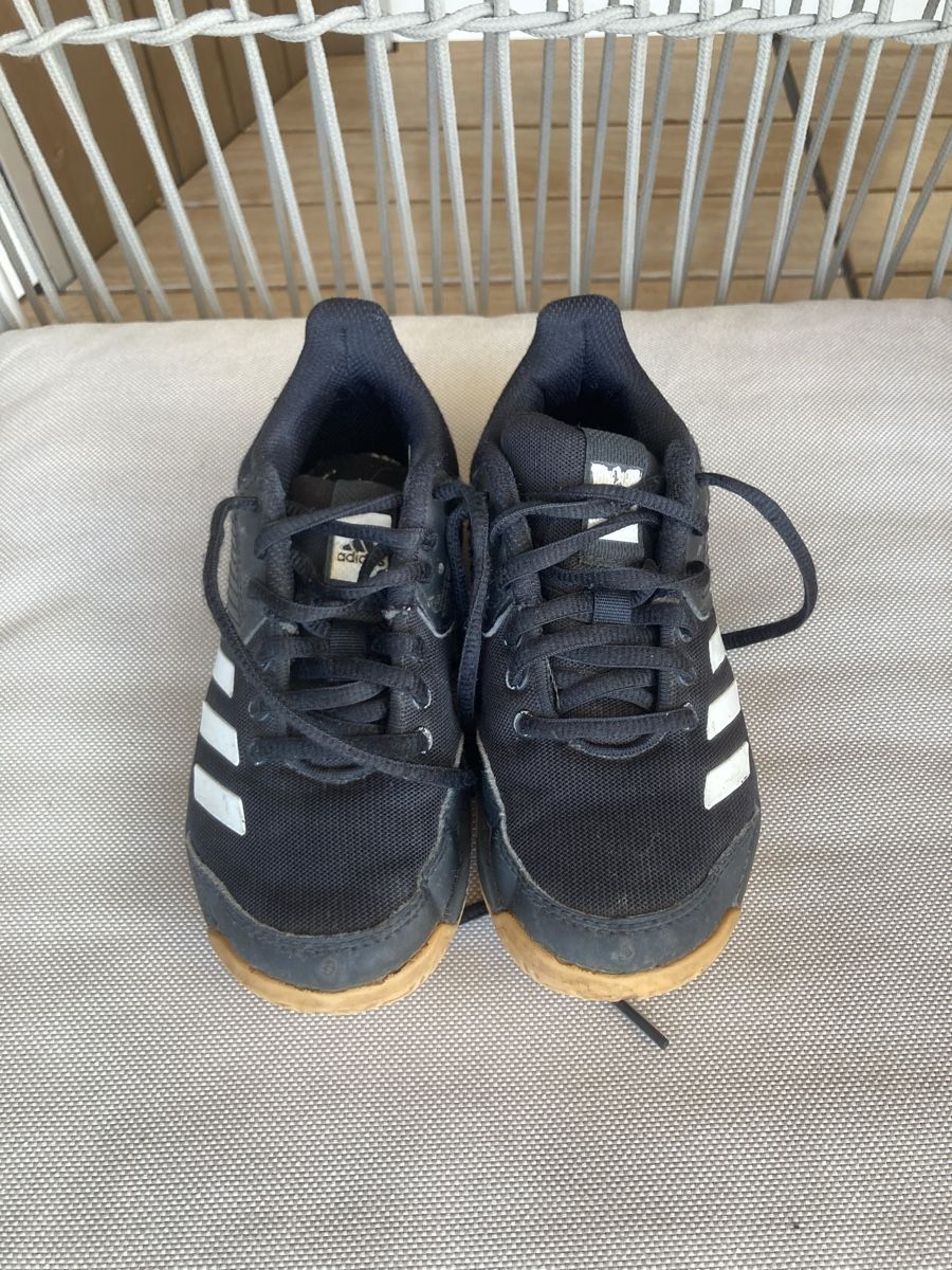 Adidas Scarpe per ragazzi: Adidas Hallenschuh Gr 30 – Usato da Walchwil venduto da LJS1982 1
