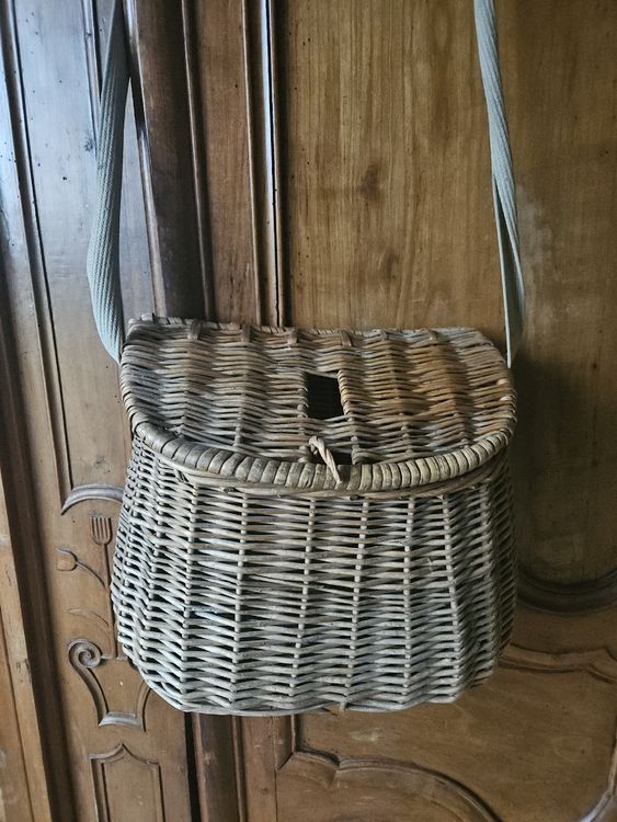 Ancien panier bressan nasse de pêche osier tressé + fermoir métal vintage