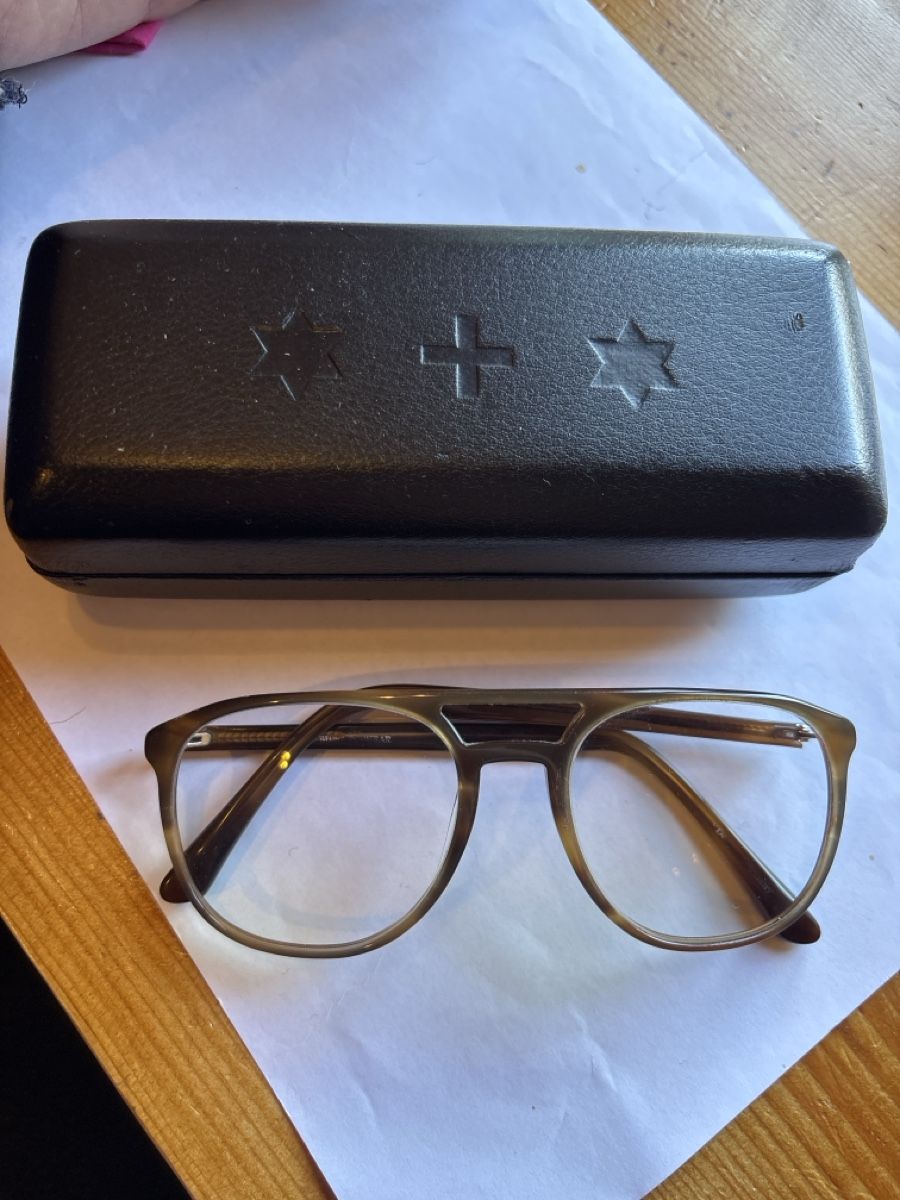 Brillen & Gläser: Lunettes Hamburger Eyewear – Gebraucht aus Chêne-Bougeries von Bambideluxe