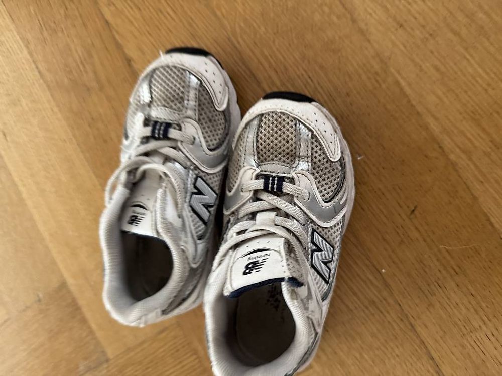 Scarpe per ragazzi: New Balance 25 – Usato da Muralto venduto da bma_28rb
