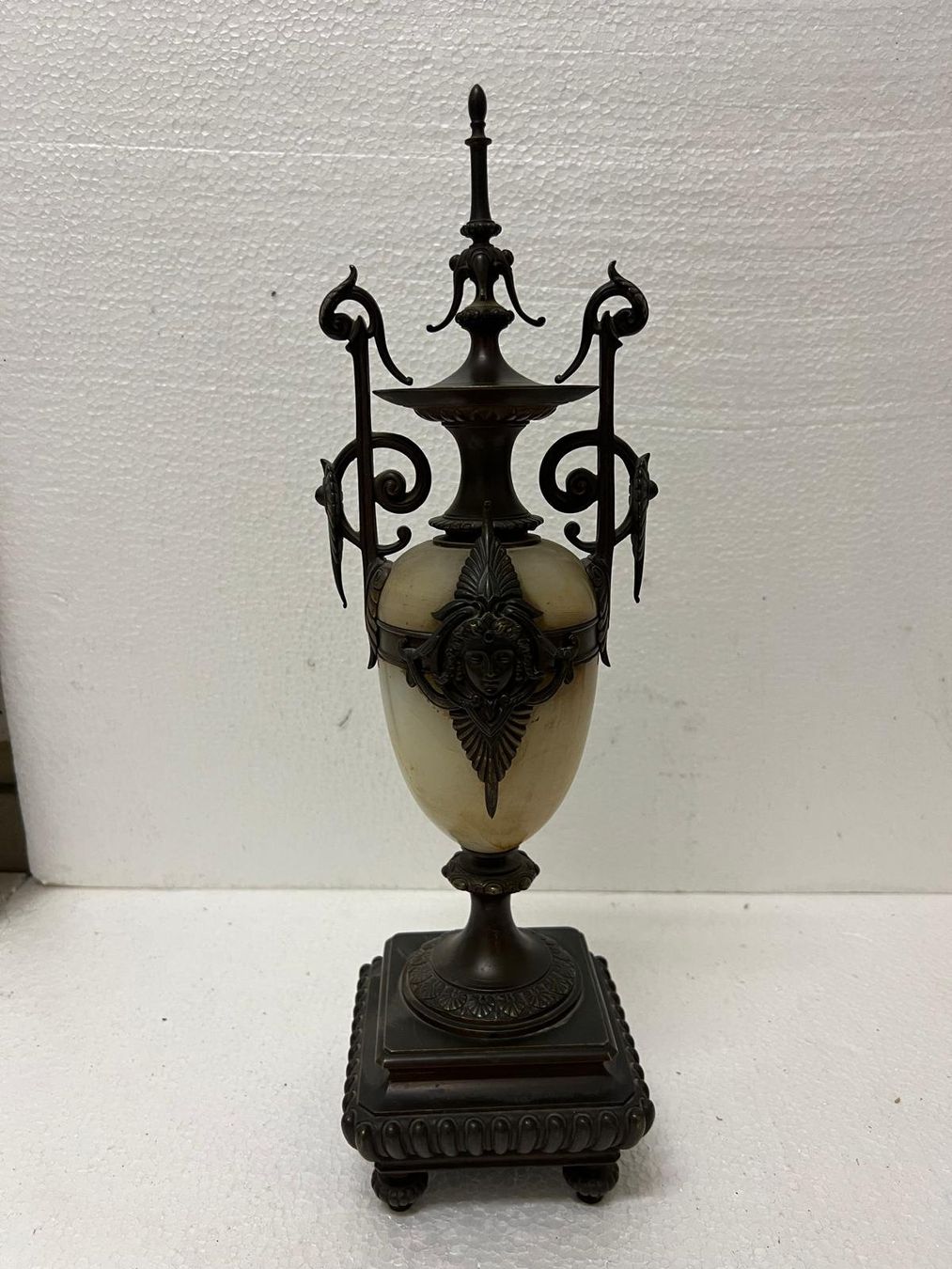 Vasi & Recipienti: Massive Bronze-Amphore mit echtem Stein – antik – Usato da Hilterfingen venduto da Jeeone 1
