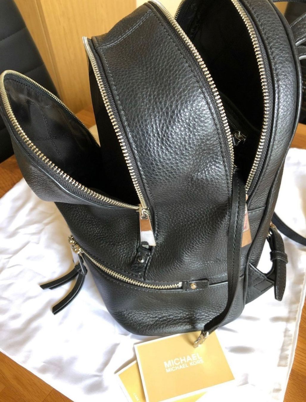 Michael Kors Zaini: Michael Kors Original Rucksack Midi, schwarzes Leder RHEA – Nuovo (secondo la descrizione) da Zumikon venduto da NG_79 4