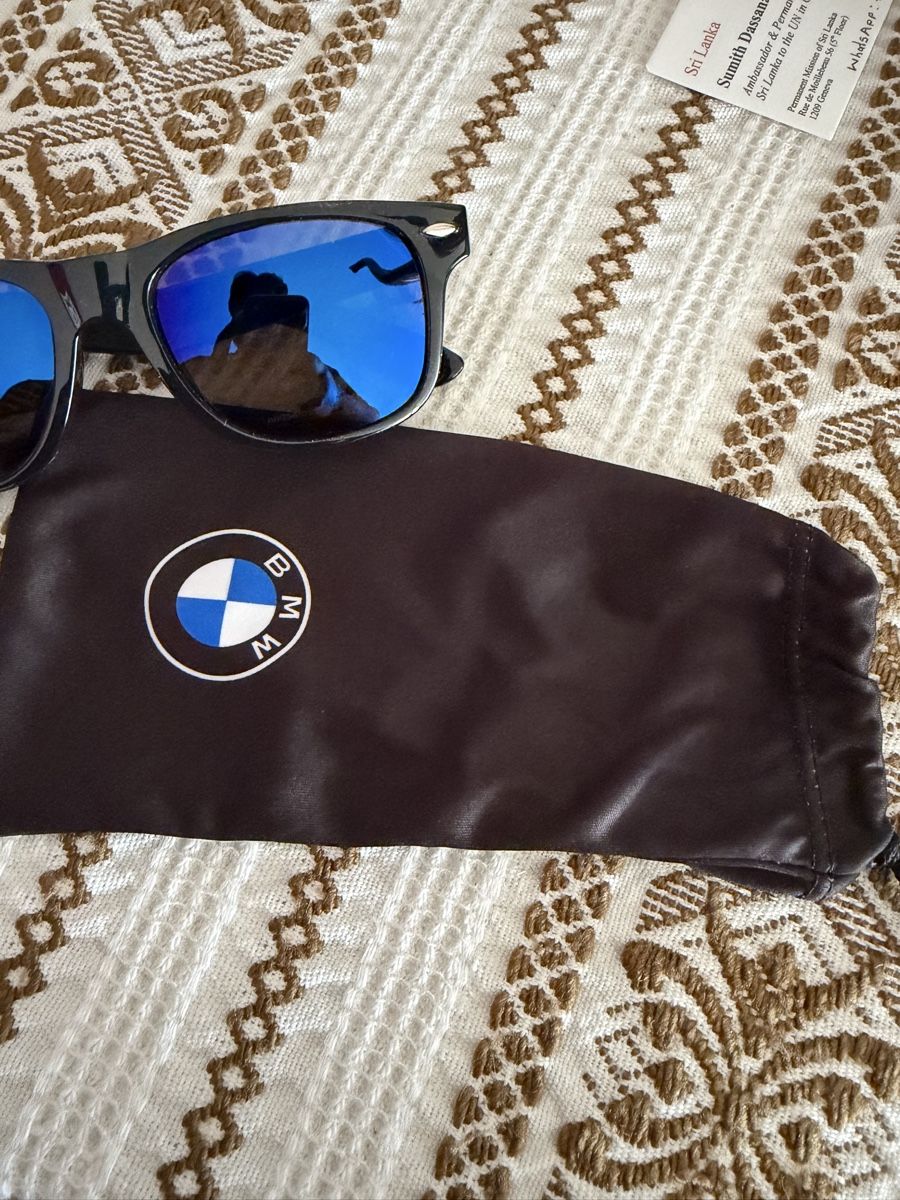 BMW Brillen & Gläser: Lunette de soleil BMW neuve  – Neu und originalverpackt aus La Chaux-de-Fonds von CGL_watches16y 1