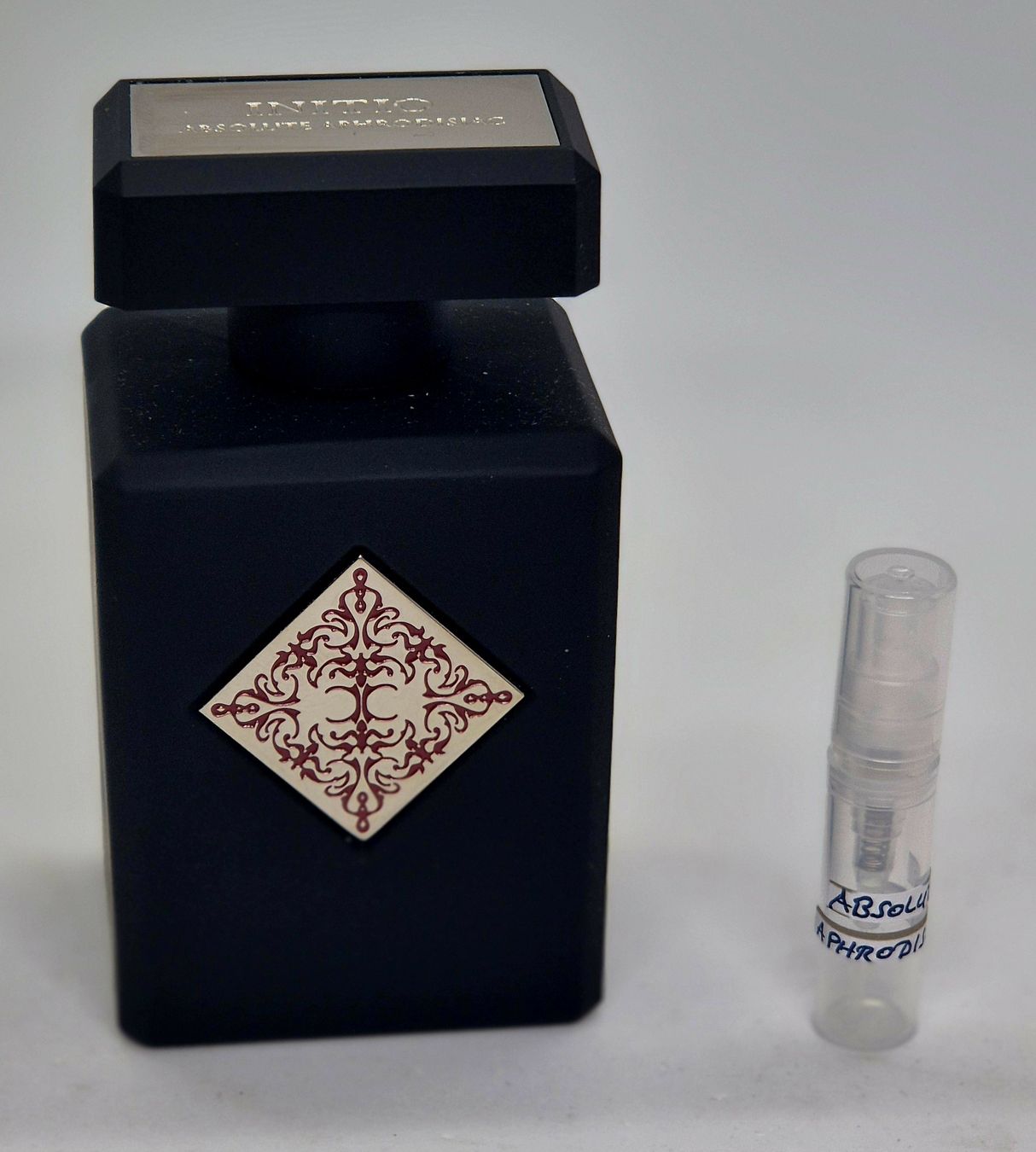 Initio Profumi & Eau de Toilette: 2 ml ABSOLUTE APHRODISIAC INITIO ABFÜLLUNG – Nuovo (secondo la descrizione) da St. Gallen venduto da CaliSunshine