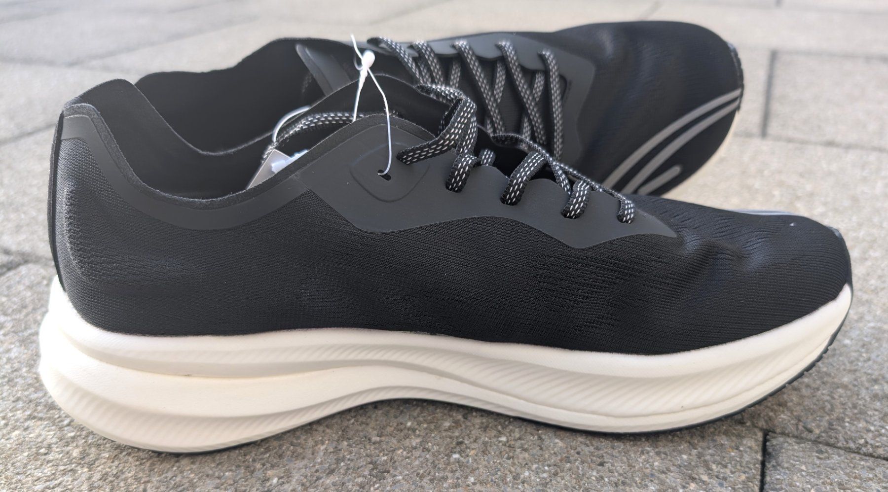Scarpe da uomo: Carbon Laufschuhe Gr. 43 – Nuovo e nell'imballaggio originale da Eggenwil venduto da Almond0 1