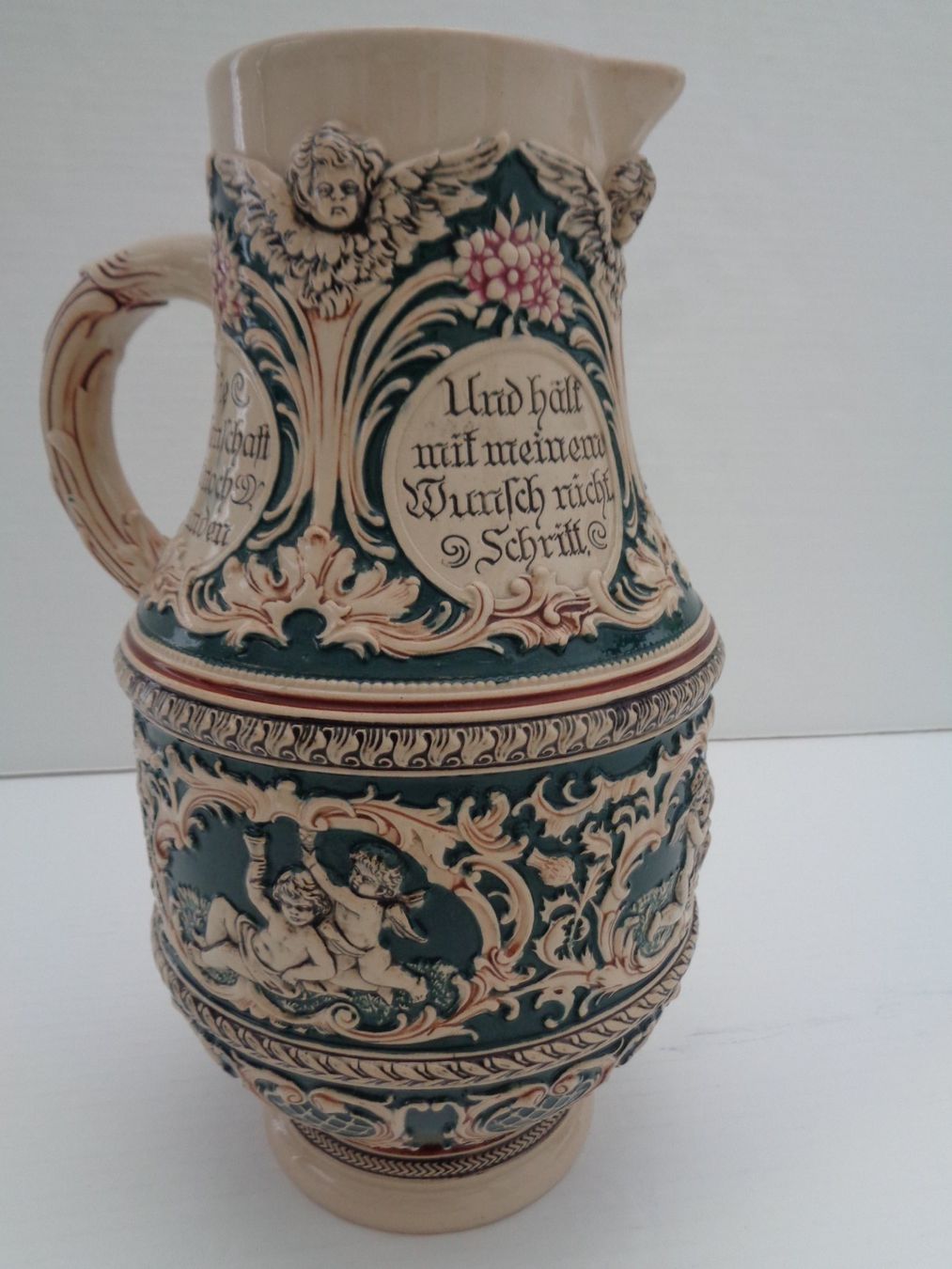 Caraffe: Alter Keramikkrug mit Engel Relief - 2.7 Liter – Usato da Chur venduto da omonia 2