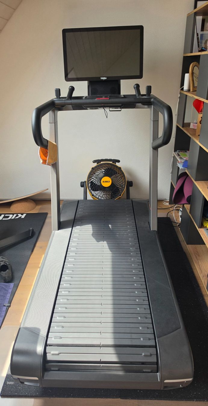 Technogym Vélos d'appartement: Technogym Run – Neuf (Voir description) à Hosenruck par Duke25
