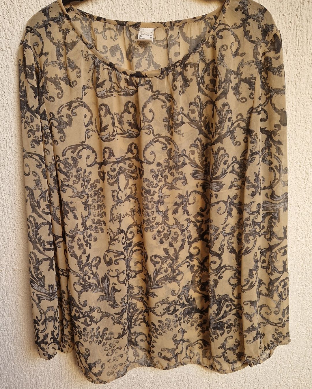 Heine Camicette: Damenbluse, leicht und transparent, beige mit hellblau Gr.44 – Usato da Rickenbach LU venduto da esmarti
