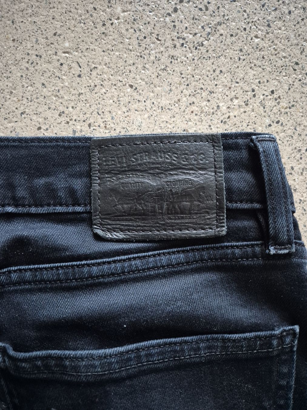 Levi's Jeans: Dunkle Levi Skinny Jeans – Usato da Schlieren venduto da nat_76vd 2