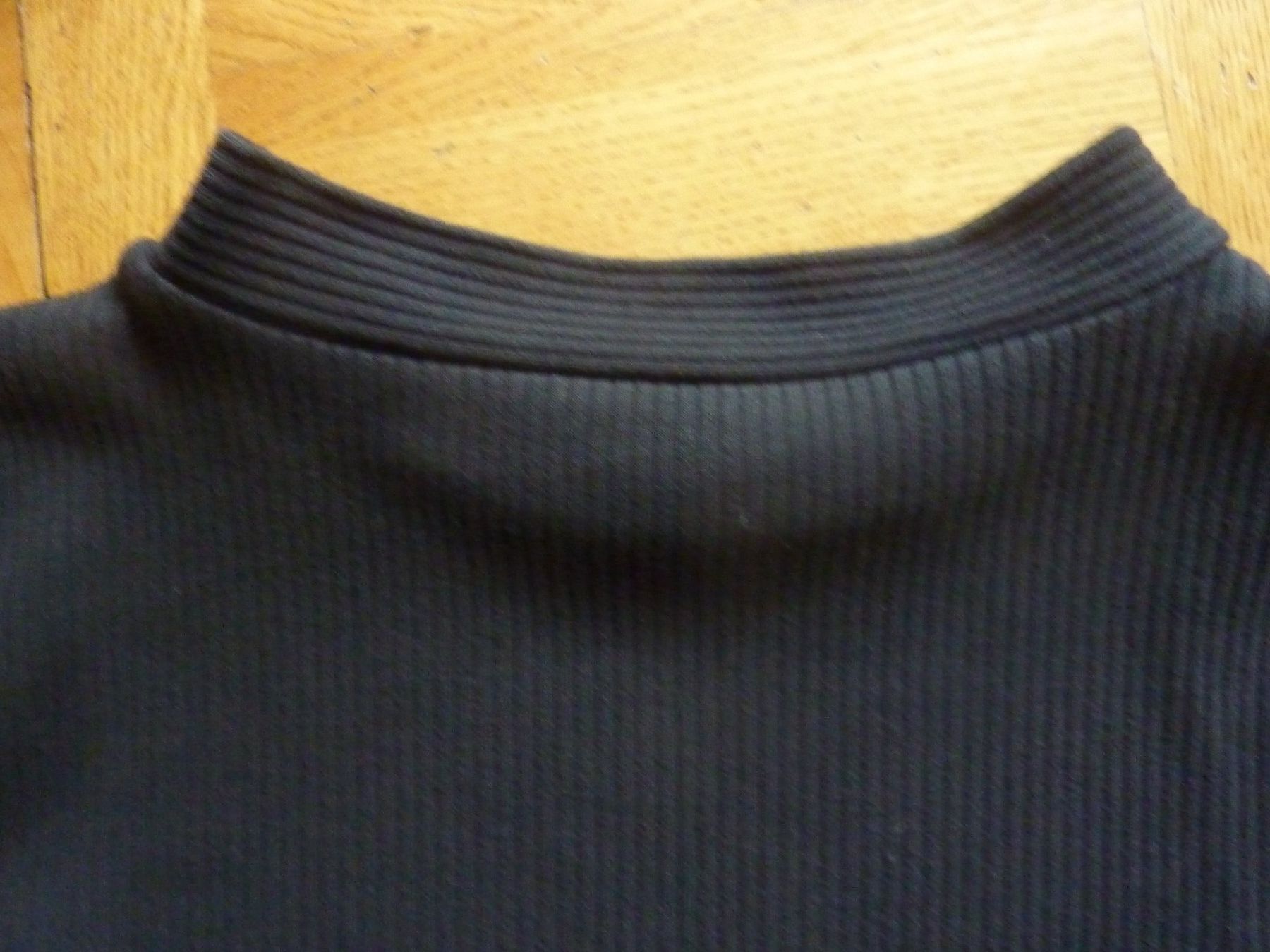 Hanro Maglioni & Felpe: Dunkelblaues Feinstrick Oberteil/Pullover, HANRO S 34/36 – Nuovo (secondo la descrizione) da Waldstatt venduto da Kananaskis1 3