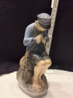 Royal Copenhagen Nr. 905 – Hirtenjunge beim Schnitzen