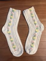 Neue farbige Frauensocken mit schönem Muster Grösse one size